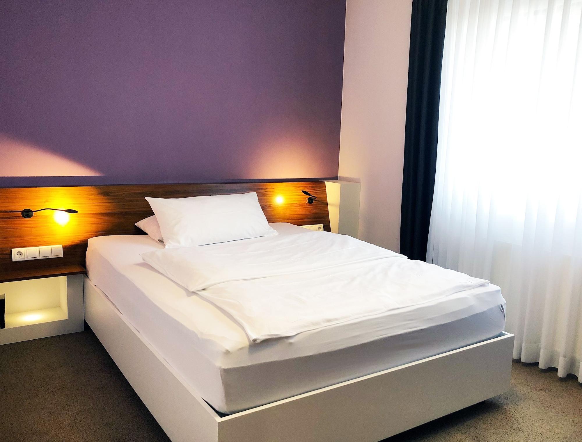 &Repeat Koeln Airport Otel Dış mekan fotoğraf