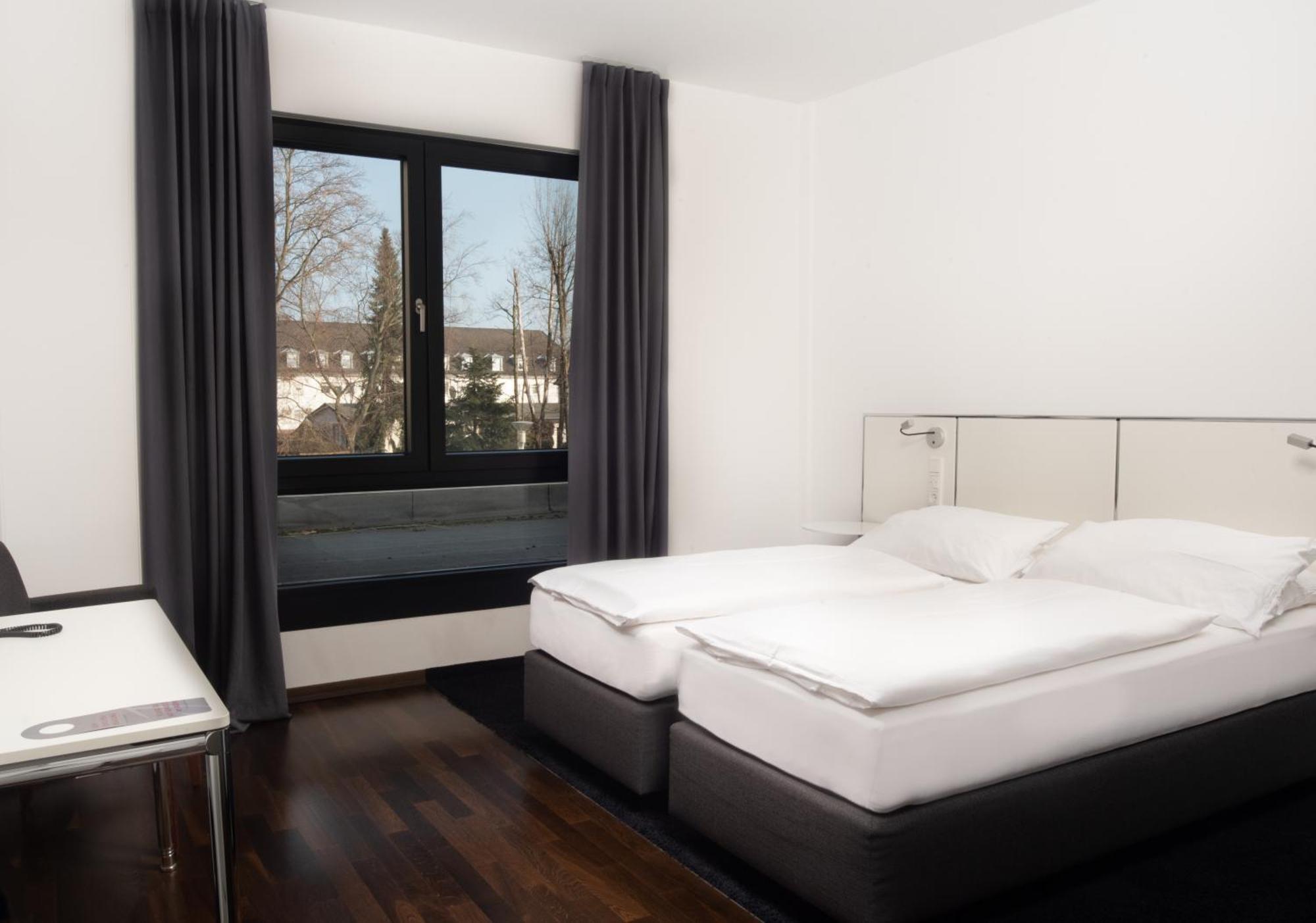 &Repeat Koeln Airport Otel Dış mekan fotoğraf